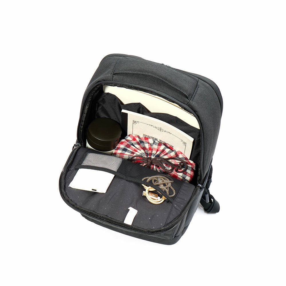 IncaseインケースリュックFacet25LBackpack正規品BlackバックパックA4メンズレディースバックパックPCリュックビジネスリュックビジネス通勤通学人気おしゃれ