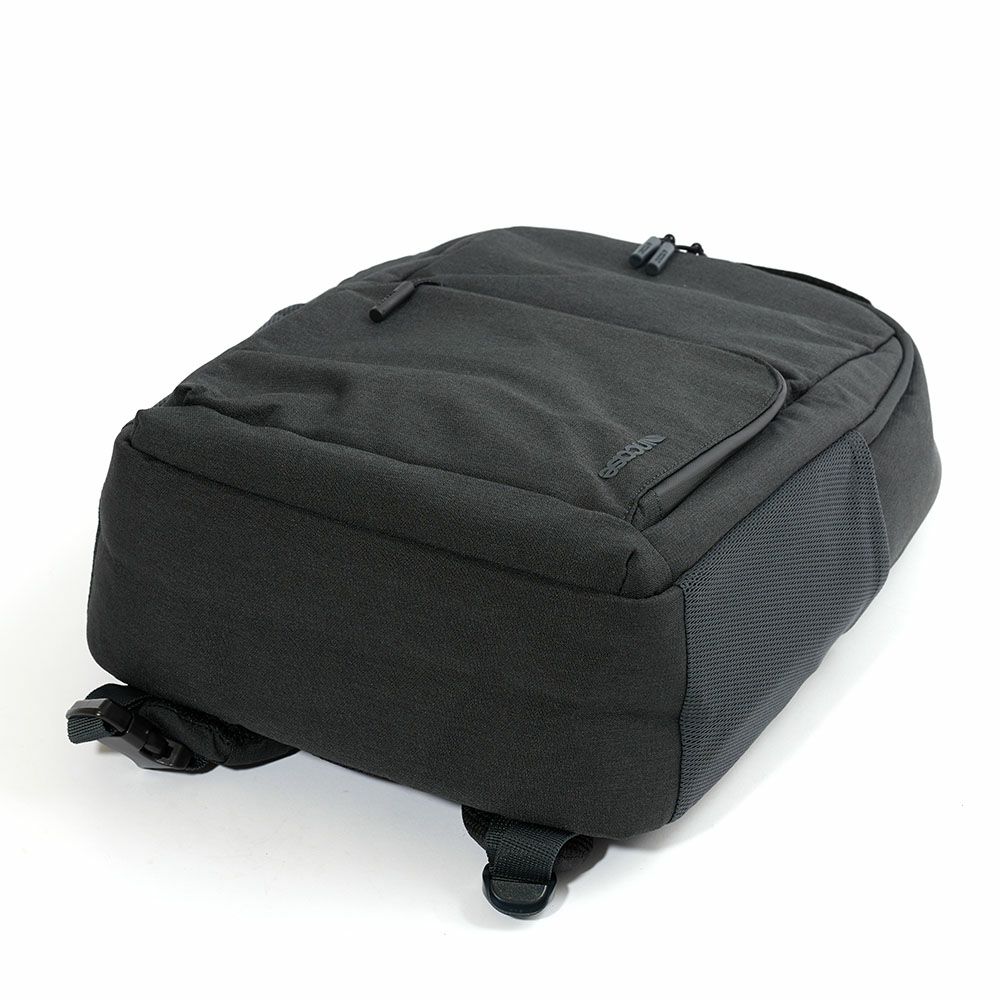IncaseインケースリュックFacet20LBackpack正規品BlackバックパックA4メンズレディースバックパックPCリュックビジネスリュックビジネス通勤通学人気おしゃれ