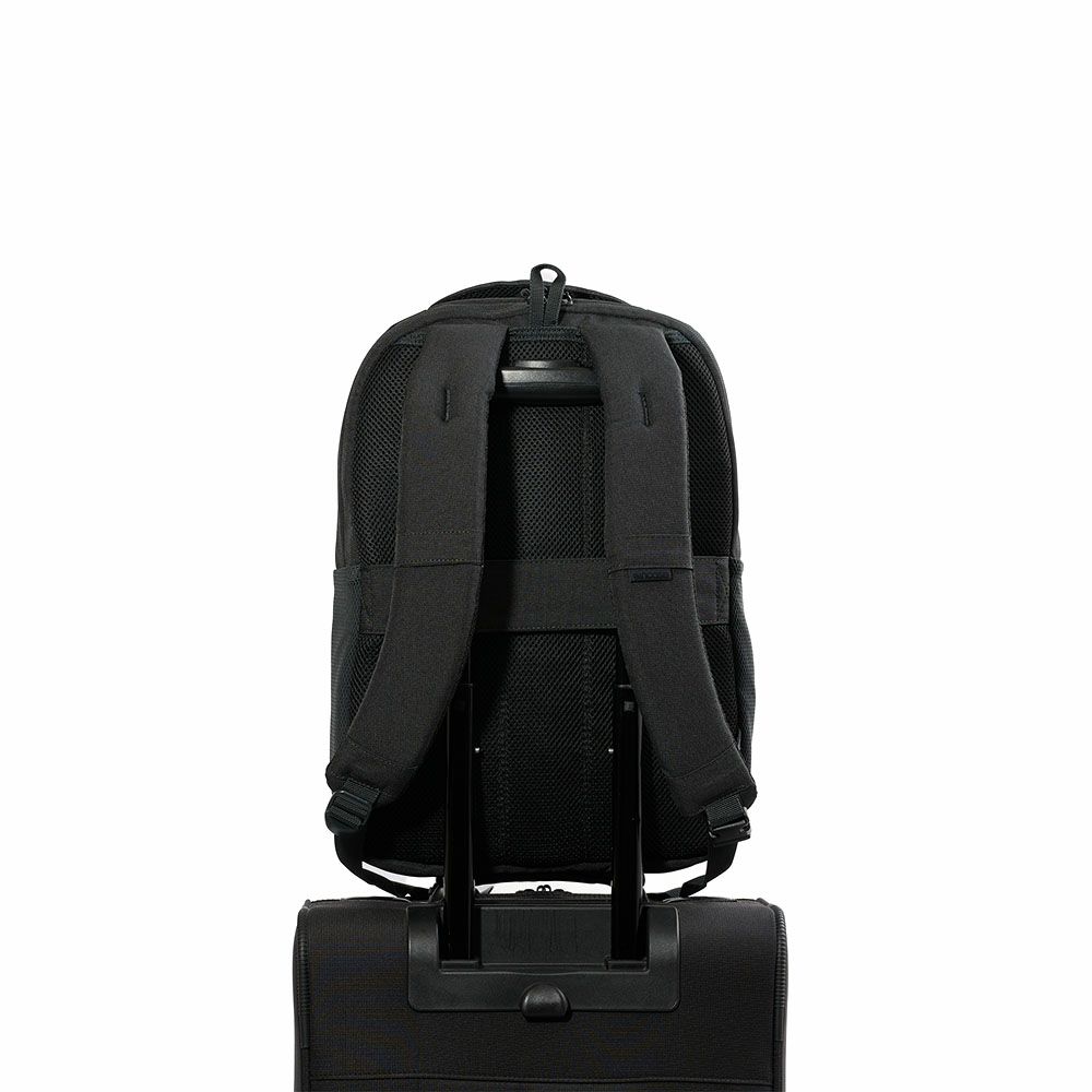 IncaseインケースリュックFacet20LBackpack正規品BlackバックパックA4メンズレディースバックパックPCリュックビジネスリュックビジネス通勤通学人気おしゃれ