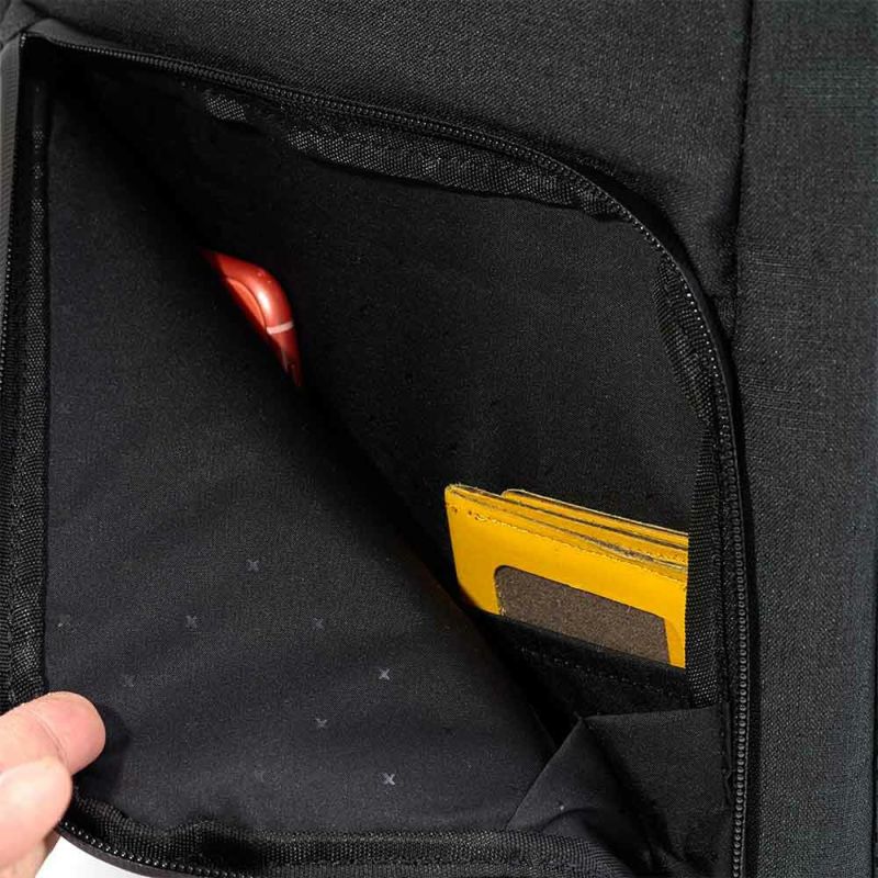 IncaseインケースリュックFacet20LBackpack正規品BlackバックパックA4メンズレディースバックパックPCリュックビジネスリュックビジネス通勤通学人気おしゃれ