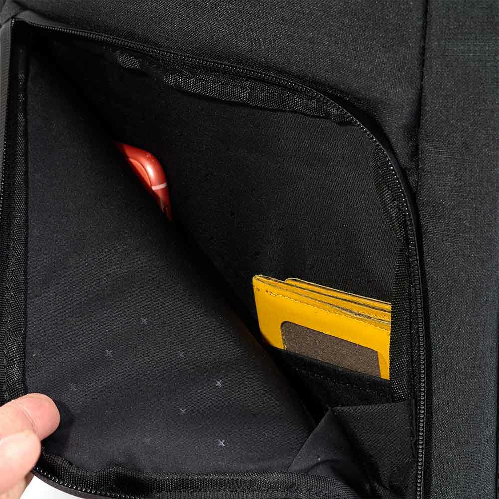 IncaseインケースリュックFacet20LBackpack正規品BlackバックパックA4メンズレディースバックパックPCリュックビジネスリュックビジネス通勤通学人気おしゃれ