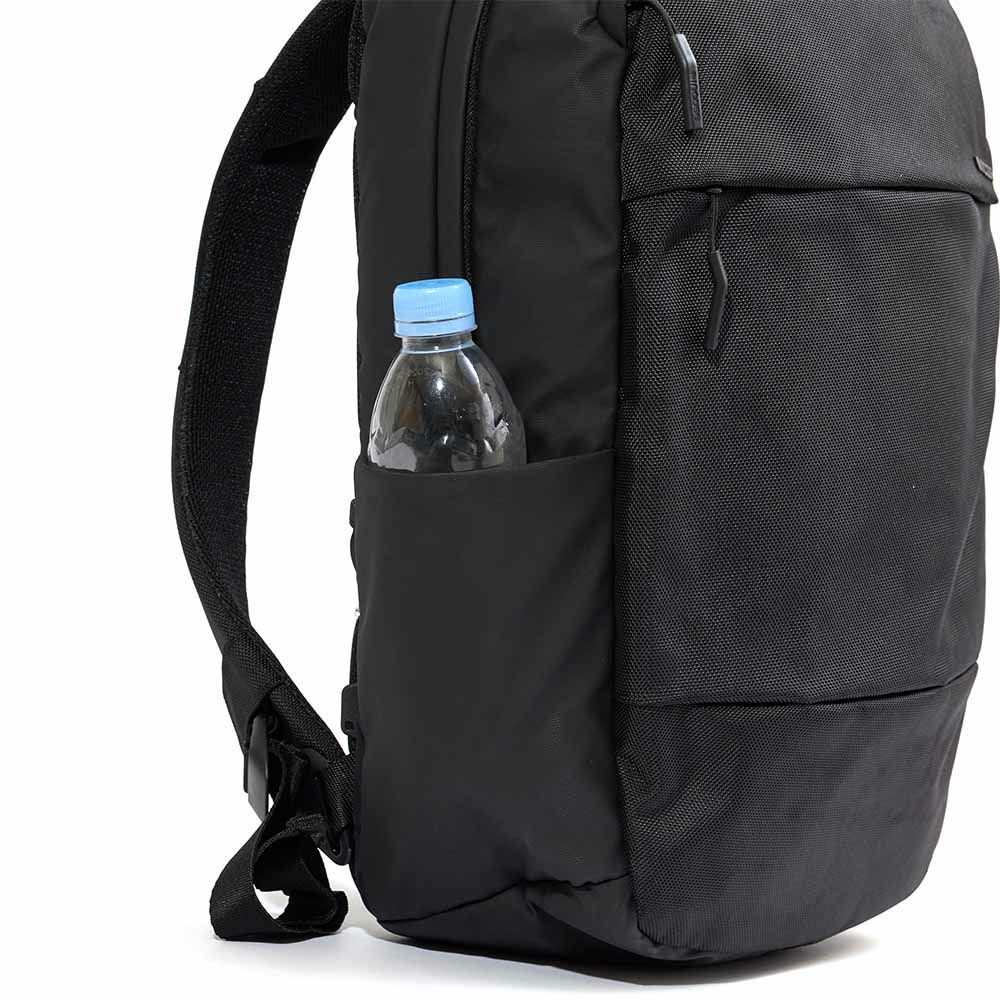 IncaseインケースリュックCityCompactBackpackwith1680D正規品BlackバックパックA4メンズレディースバックパックPCリュックビジネスリュックビジネス通勤通学人気おしゃれ