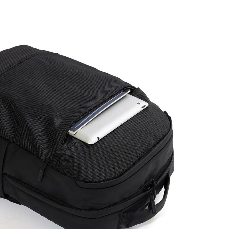 IncaseインケースリュックCityCompactBackpackwith1680D正規品BlackバックパックA4メンズレディースバックパックPCリュックビジネスリュックビジネス通勤通学人気おしゃれ