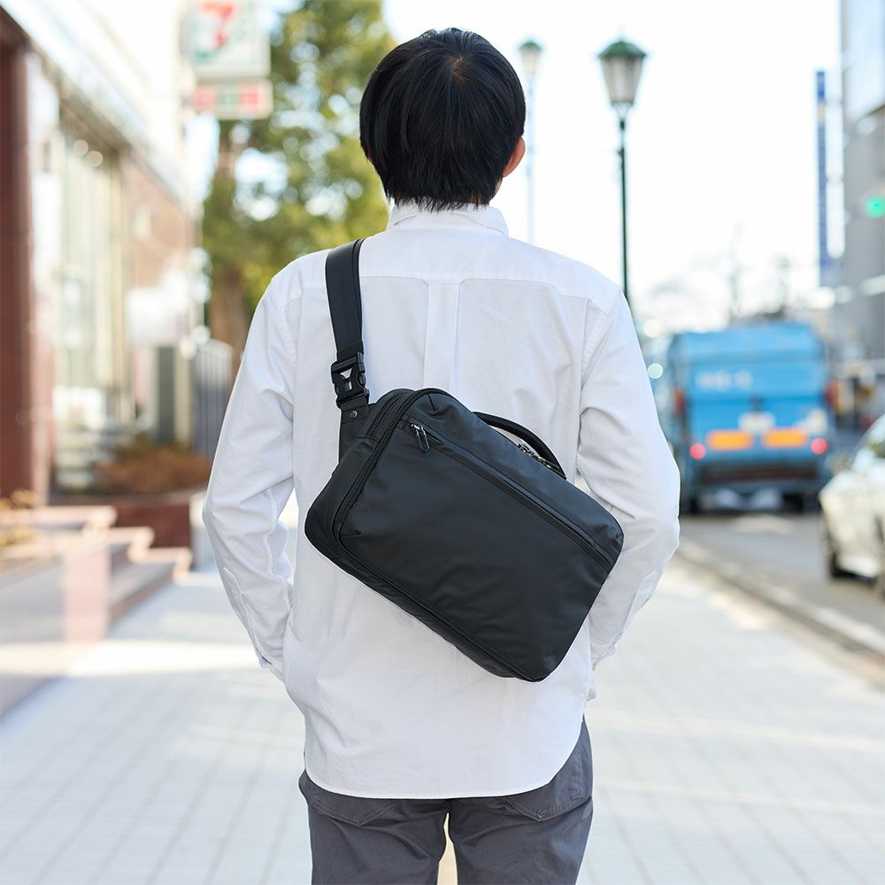 MOUSTACHEショルダーバッグメッセンジャーバッグボディバッグムスタッシュ大容量メンズレディース斜めがけ斜め掛けおしゃれかっこいいカジュアル人気通学軽量ブランド大人30代40代50代MJT4587