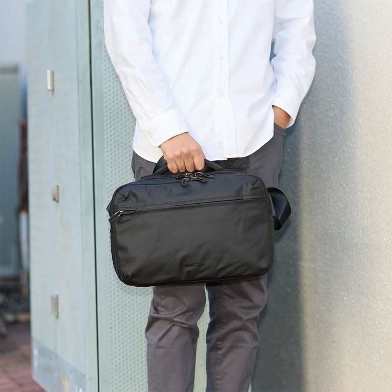 MOUSTACHEショルダーバッグメッセンジャーバッグボディバッグムスタッシュ大容量メンズレディース斜めがけ斜め掛けおしゃれかっこいいカジュアル人気通学軽量ブランド大人30代40代50代MJT4587