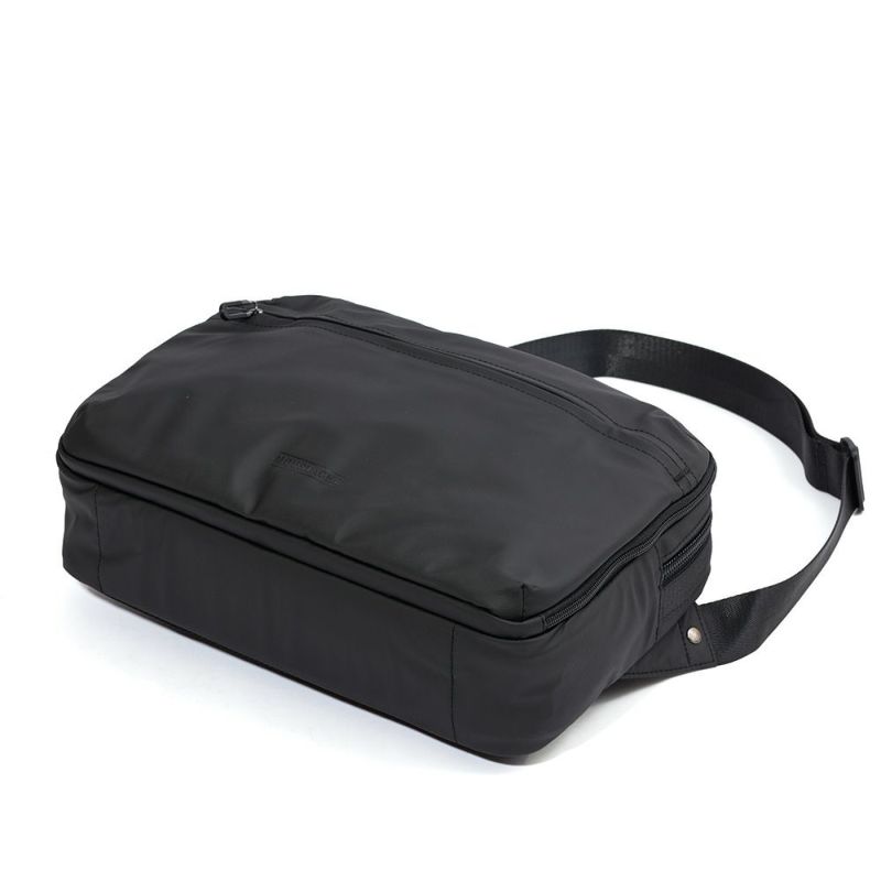 MOUSTACHEショルダーバッグメッセンジャーバッグボディバッグムスタッシュ大容量メンズレディース斜めがけ斜め掛けおしゃれかっこいいカジュアル人気通学軽量ブランド大人30代40代50代MJT4587