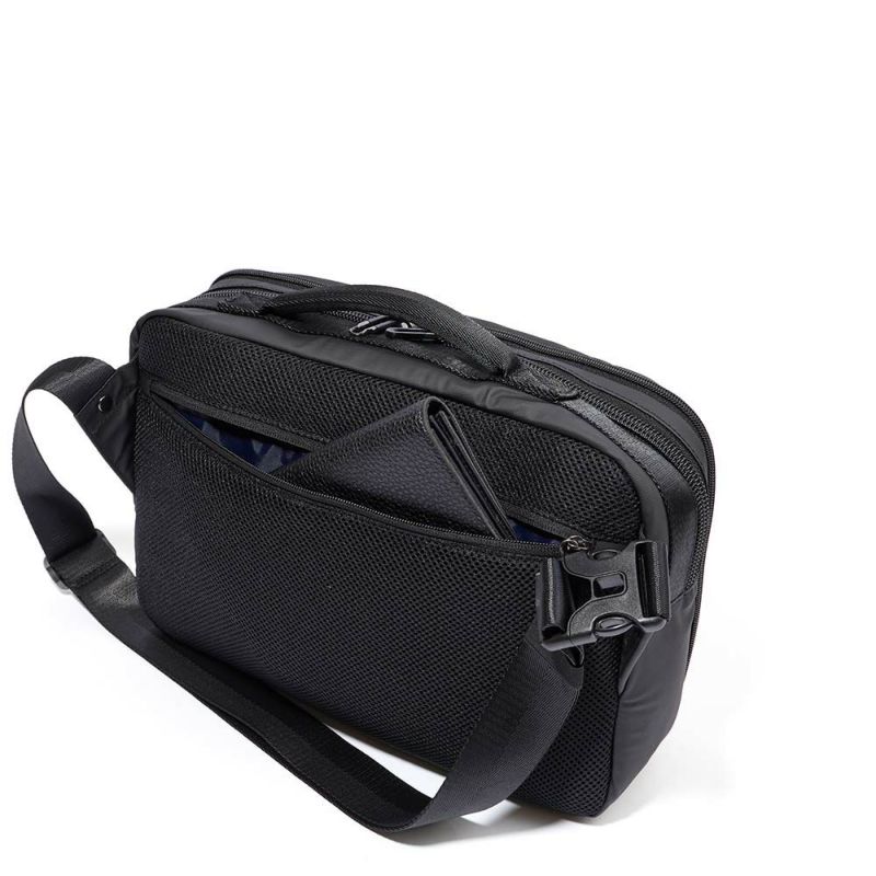 MOUSTACHEショルダーバッグメッセンジャーバッグボディバッグムスタッシュ大容量メンズレディース斜めがけ斜め掛けおしゃれかっこいいカジュアル人気通学軽量ブランド大人30代40代50代MJT4587