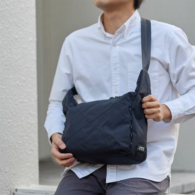 サムソナイトレッドショルダーバッグMサイズSamsoniteREDエクスサックスタンダードメンズレディースショルダーバック大容量大きめ斜めがけ斜め掛けサムソナイトレッドブランド人気かっこいい148665