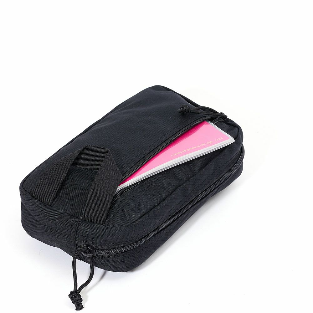 ブリーフィングポーチBRIEFINGONEZIPPOUCHMWGENIIガジェットポーチガジェットケース小物入れメンズレディース充電器周辺機器小物BRA233A38