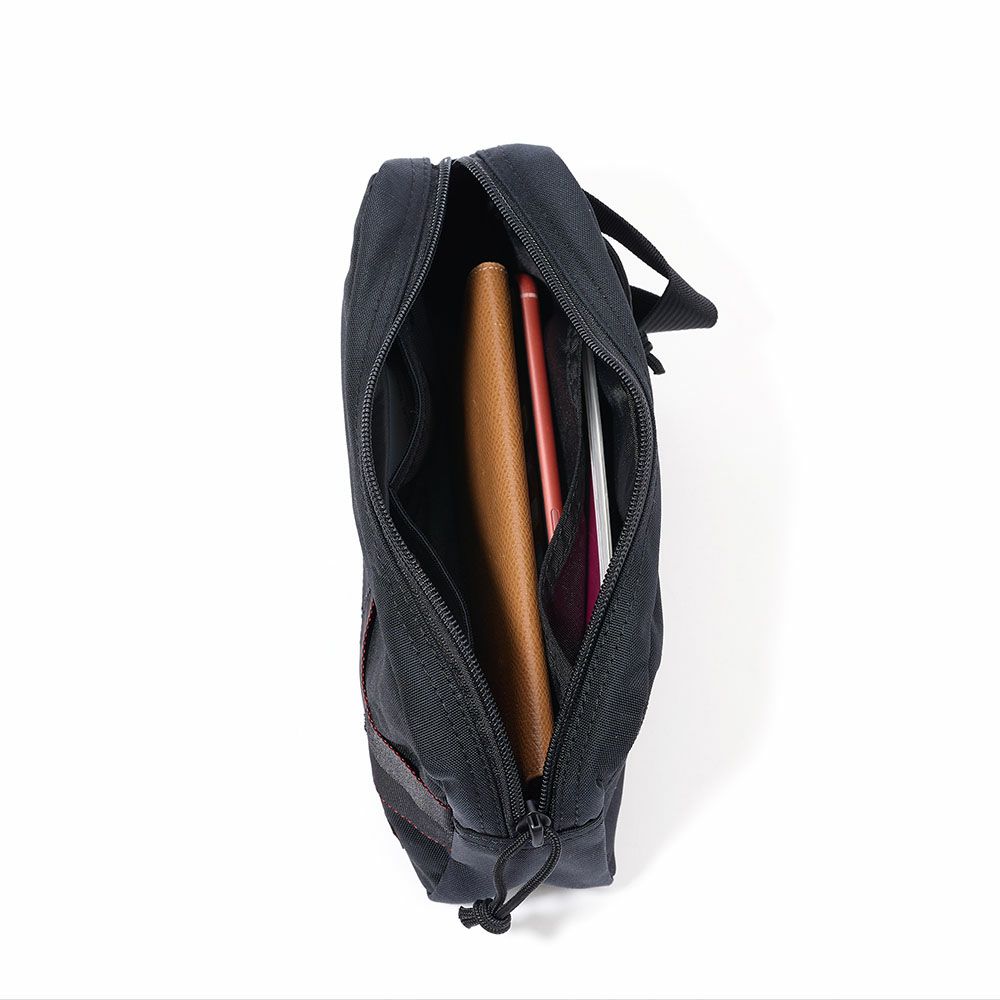 ブリーフィングポーチBRIEFINGONEZIPPOUCHMWGENIIガジェットポーチガジェットケース小物入れメンズレディース充電器周辺機器小物BRA233A38