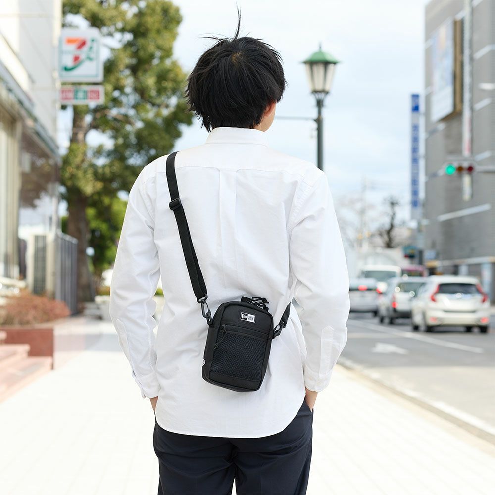 ニューエラショルダーバッグNEWERAメンズレディースショルダーポーチ1.7Lブラックショルダーバック人気小さめ小さいブランド軽量おしゃれNEWERA