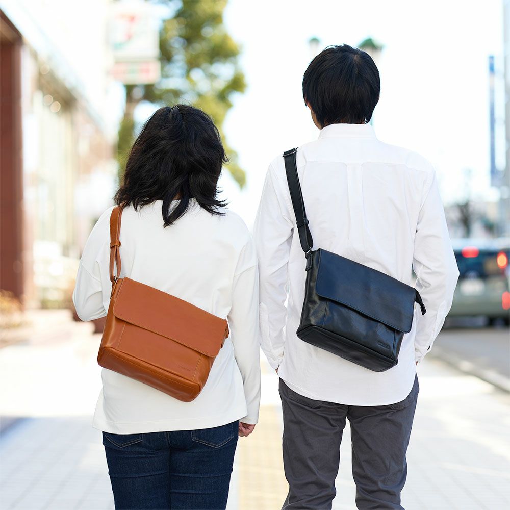 DOUBLESダブルスショルダーバッグバッグメンズレディース本革革レザー斜めがけ斜め掛けかぶせ型ブランドおしゃれショルダーショルダーバック大きめ大容量30代40代50代JVA-7420