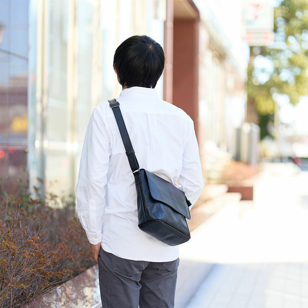 DOUBLESダブルスショルダーバッグバッグメンズレディース本革革レザー斜めがけ斜め掛けかぶせ型ブランドおしゃれショルダーショルダーバック大きめ大容量30代40代50代JVA-7420