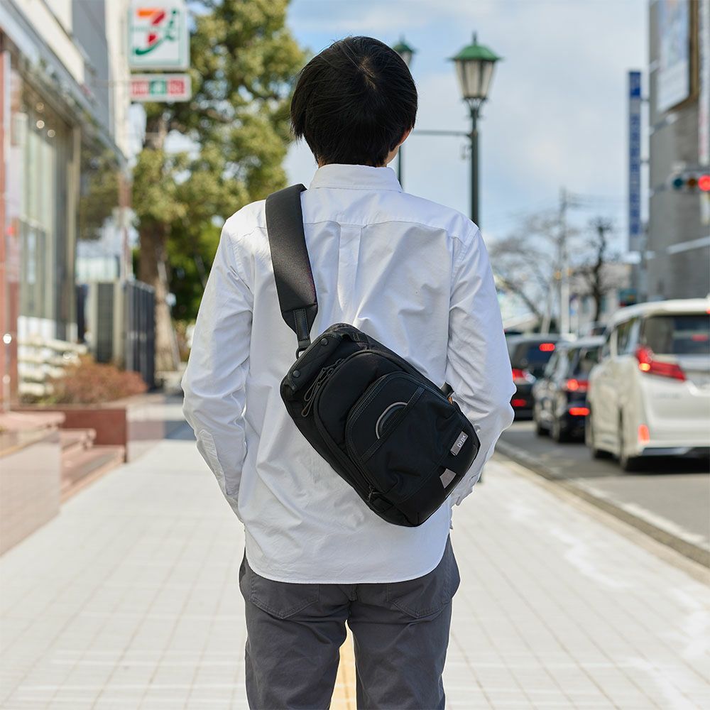 【LEDライトプレゼント】DSBKボディバッグスリングバッグKOH-3385メンズ大きめ大容量ブランドかっこいい撥水斜めがけバッグ人気おしゃれディーエスビーケーKOH3385