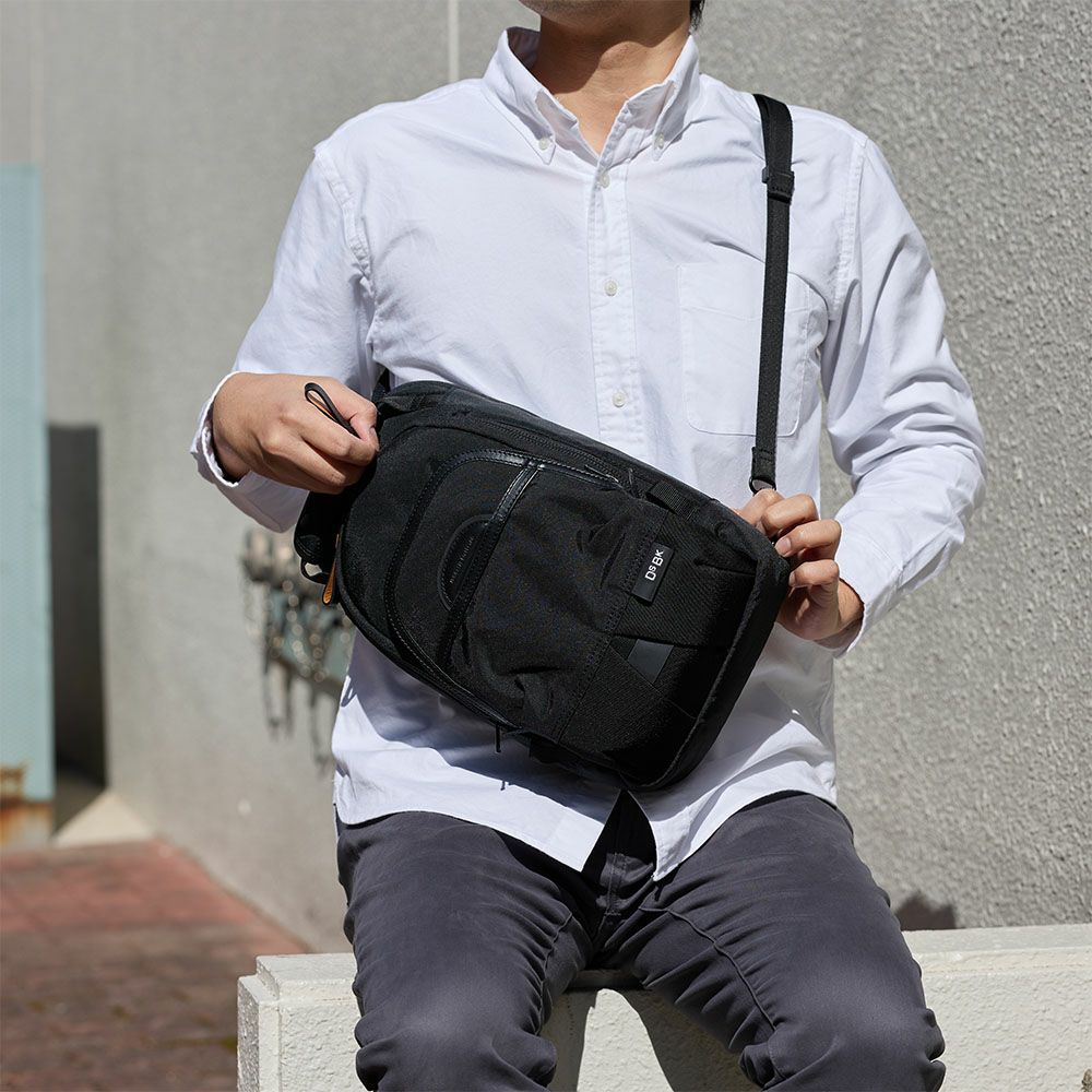 【LEDライトプレゼント】DSBKボディバッグスリングバッグKOH-3385メンズ大きめ大容量ブランドかっこいい撥水斜めがけバッグ人気おしゃれディーエスビーケーKOH3385