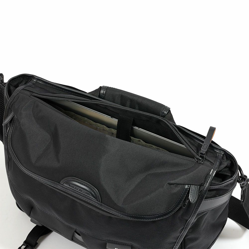 【LEDライトプレゼント】DSBKショルダーバッグメッセンジャーバッグKOH-3384メンズA4大きめ大容量ブランドかっこいい撥水斜めがけバッグ人気おしゃれ大人通勤ディーエスビーケーKOH3384