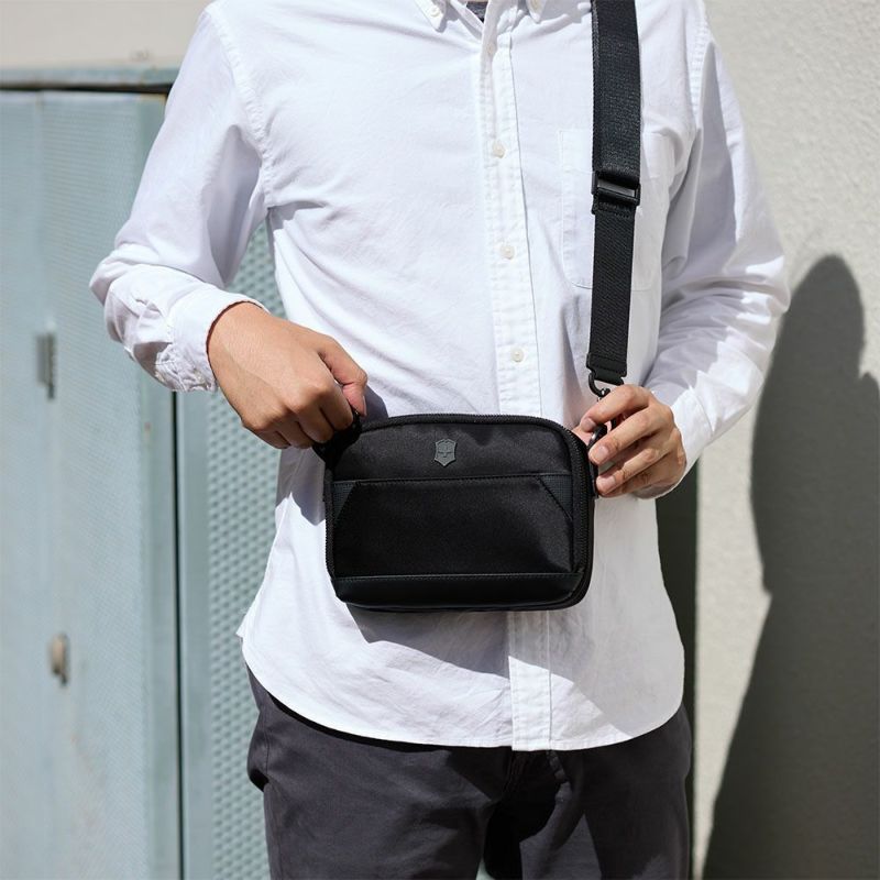 ビクトリノックスショルダーバッグVICTORINOX2Lアロックスネロコンパクトクロスボディバッグショルダーバッグビジネスバッグメンズ斜め掛け斜めがけ小さめ小さいブランド612768