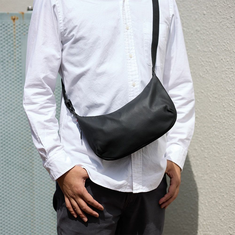 DOUBLESダブルスショルダーバッグバッグメンズレディース三日月型小さめ本革革レザー斜めがけ斜め掛け30代40代50代JPJ-1300