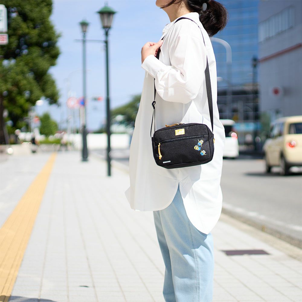 Leeリーショルダーバッグミニオンminionコラボバッグブランドショルダーバック斜め掛け斜めがけ人気ブランドかっこいいシンプル大人おしゃれキャラクターミニオンズminions320-30032