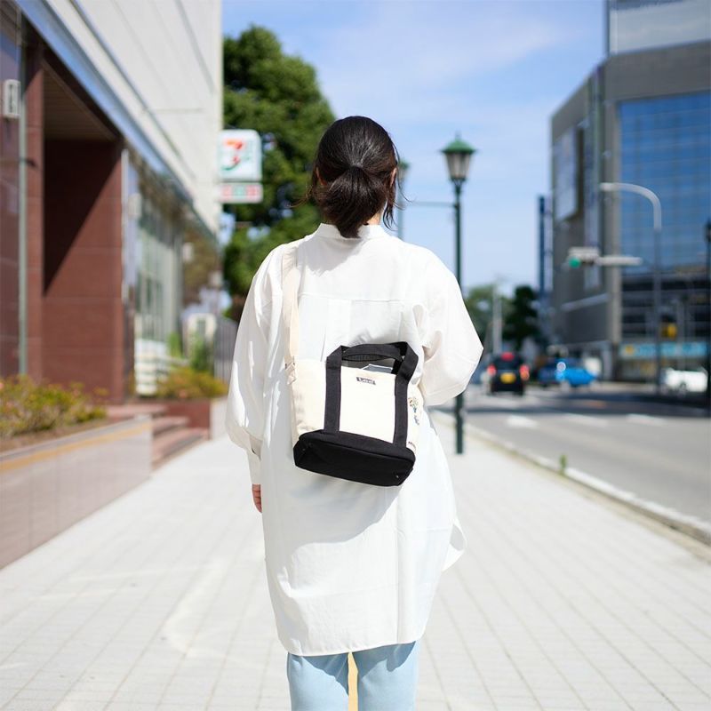 Leeリーショルダーバッグミニオンminionコラボバッグブランドミニトートバッグ2WAY人気ブランドかっこいいシンプル大人おしゃれキャラクターミニオンズminions320-30010