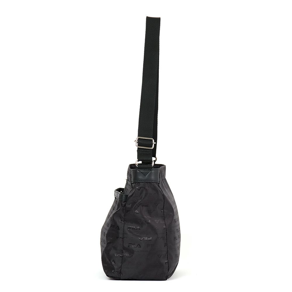 フィラショルダーバッグFILAレディーススクエアバッグ軽量多収納人気斜めがけブランド小さめマザーズバッグファスナー付きおしゃれかわいい大人30代40代50代7691