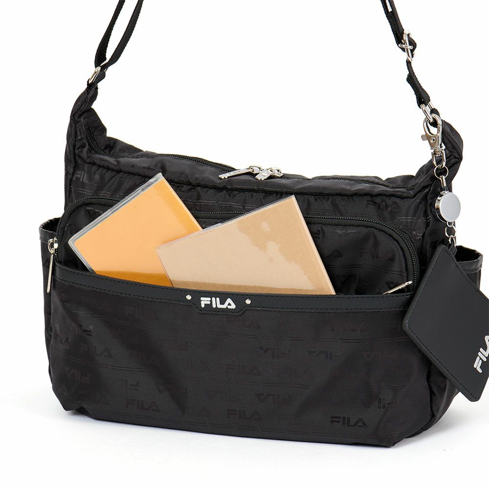 フィラショルダーバッグFILAレディースファスナー付き船形三日月型バッグ軽量多収納人気斜めがけブランド大きめマザーズバッグおしゃれかわいい大人30代40代50代7694