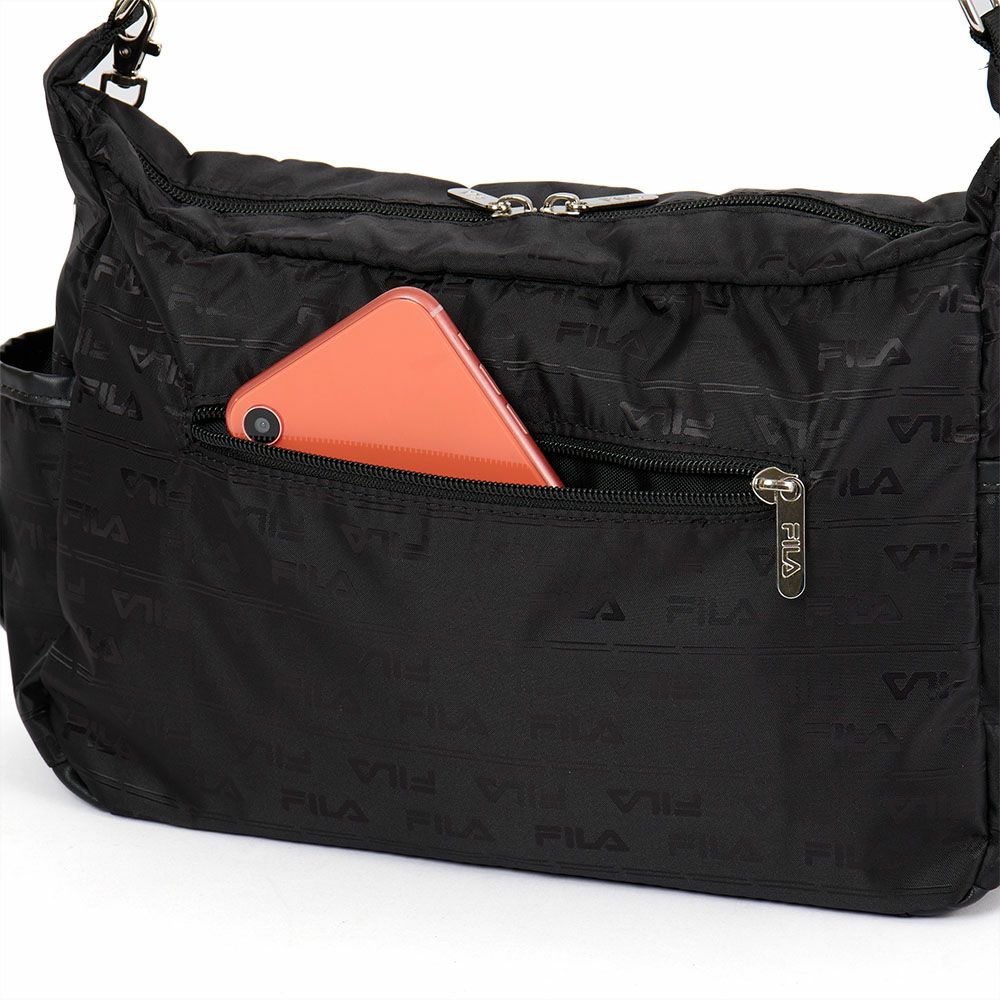 フィラショルダーバッグFILAレディースファスナー付き船形三日月型バッグ軽量多収納人気斜めがけブランド大きめマザーズバッグおしゃれかわいい大人30代40代50代7694
