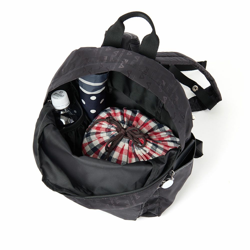 フィラリュックFILAレディースファスナー付き大人バッグ軽量多収納人気ブランド小さめマザーズバッグマザーズリュックおしゃれかわいい30代40代50代7696