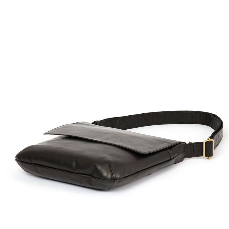 ダコタショルダーバッグメンズ縦型Dakota本革革レザー馬革バッグショルダーバック斜めがけ斜め掛けブランドおしゃれ大人縦長大きめ薄いダコタブラックレーベル軽い軽量1623804