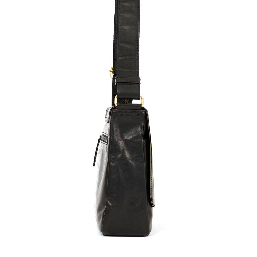 ダコタショルダーバッグメンズDakotaB5本革革レザー馬革バッグショルダーバック斜めがけ斜め掛けブランドおしゃれ大人ダコタブラックレーベル軽い軽量40代50代60代1623805