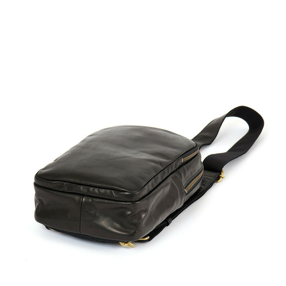 ダコタボディバッグメンズDakota本革革レザー馬革バッグボディバックワンショルダーバッグ斜めがけ斜め掛けブランドおしゃれ大人ダコタブラックレーベル軽い軽量40代50代60代1623807