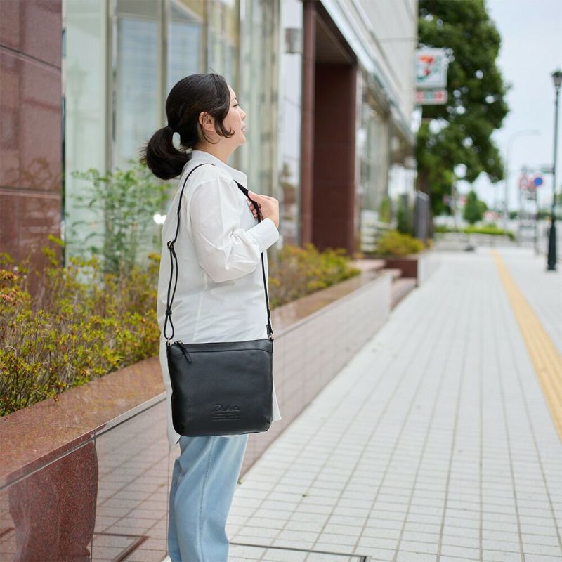 ダコタバッグショルダーバッグレディース女性Dakotaジェントリー本革革レザースクエア大きめショルダーバッグ斜め掛け斜めがけ軽い軽量おしゃれブランド人気30代40代50代1034511