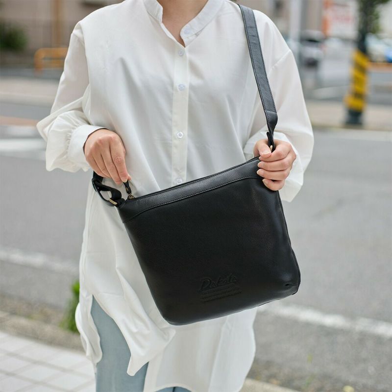 ダコタバッグショルダーバッグレディース女性Dakotaジェントリー本革革レザースクエア大きめショルダーバッグ斜め掛け斜めがけ軽い軽量おしゃれブランド人気30代40代50代1034511