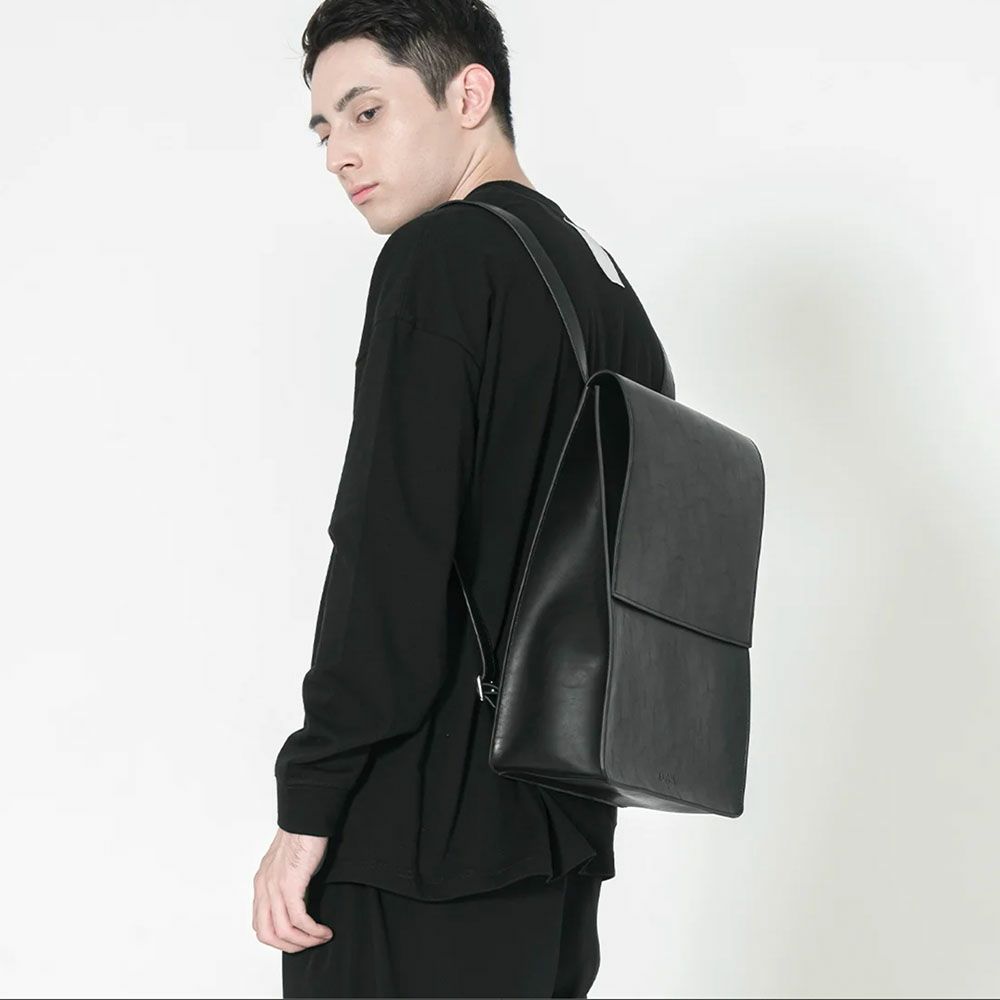 KLONリュッククローンメンズレディースSQUARELINERUCKSACKバックパックリュックサック肩掛け2WAY通学通勤おしゃれブラック