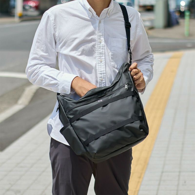 CIEショルダーバッグLサイズバッグシーGRID3SHOULDERBAG-02メンズレディース斜めがけ斜め掛けブランド評判人気防水撥水大容量大きめおすすめ正規品日本製グリッド3032055