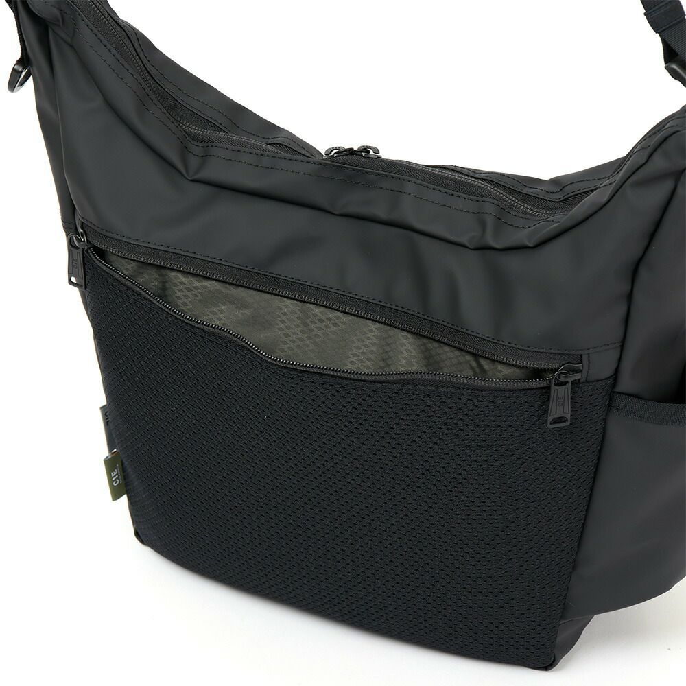 CIEショルダーバッグLサイズバッグシーGRID3SHOULDERBAG-02メンズレディース斜めがけ斜め掛けブランド評判人気防水撥水大容量大きめおすすめ正規品日本製グリッド3032055