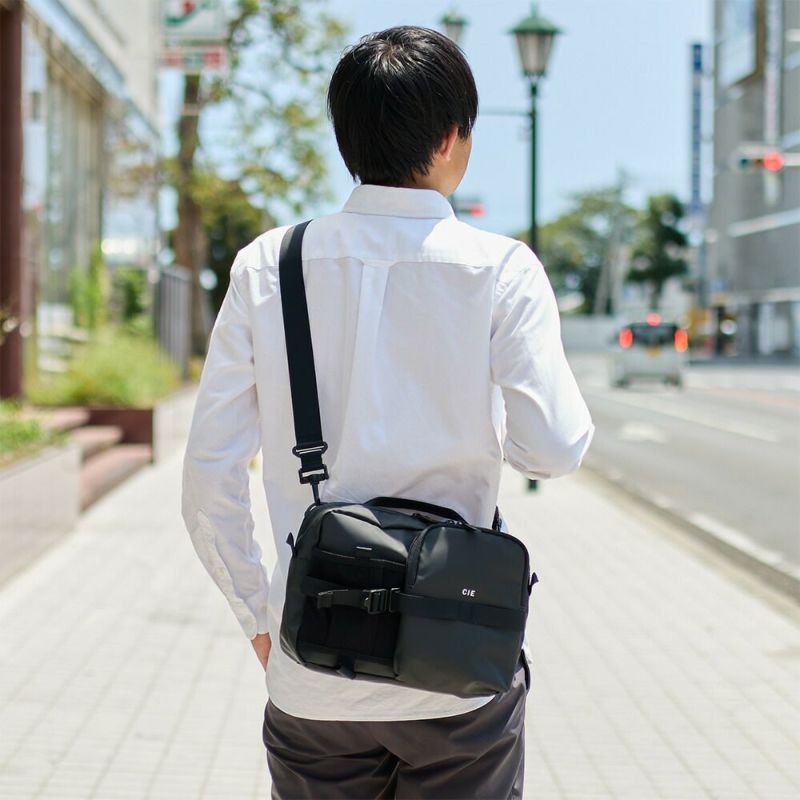 CIEショルダーバッグバッグシーGRID3BOTTLESHOULDERBAGLメンズレディースペットボトルが入る斜めがけ斜め掛け大きめ大容量ブランド評判人気防水撥水おすすめ正規品日本製グリッド3032068