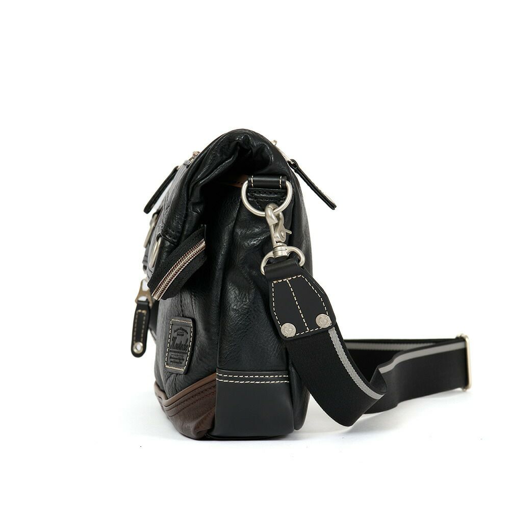 MOUSTACHEショルダーバッグムスタッシュメンズレディース斜めがけ斜め掛けおしゃれかっこいいカジュアル人気通学ブランド大人30代40代50代VMR-5696