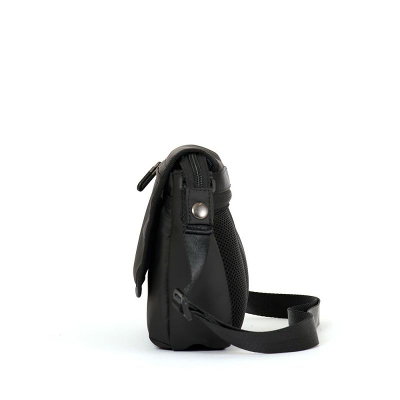 MOUSTACHEショルダーバッグムスタッシュメンズレディース斜めがけ斜め掛けおしゃれかっこいいカジュアル人気通学ブランド大人小さめコンパクト30代40代50代MJT-4584