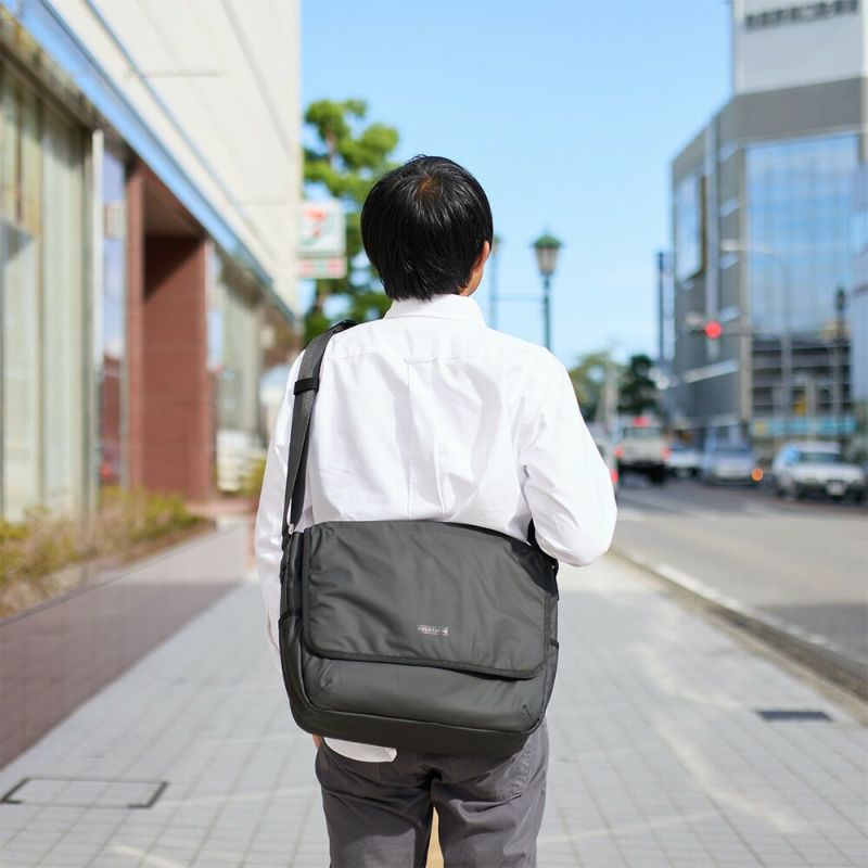 MOUSTACHEショルダーバッグメッセンジャーバッグムスタッシュA4大容量大きめメンズレディース斜めがけ斜め掛けおしゃれかっこいいカジュアル人気通学ブランド大人30代40代50代MJT-4574