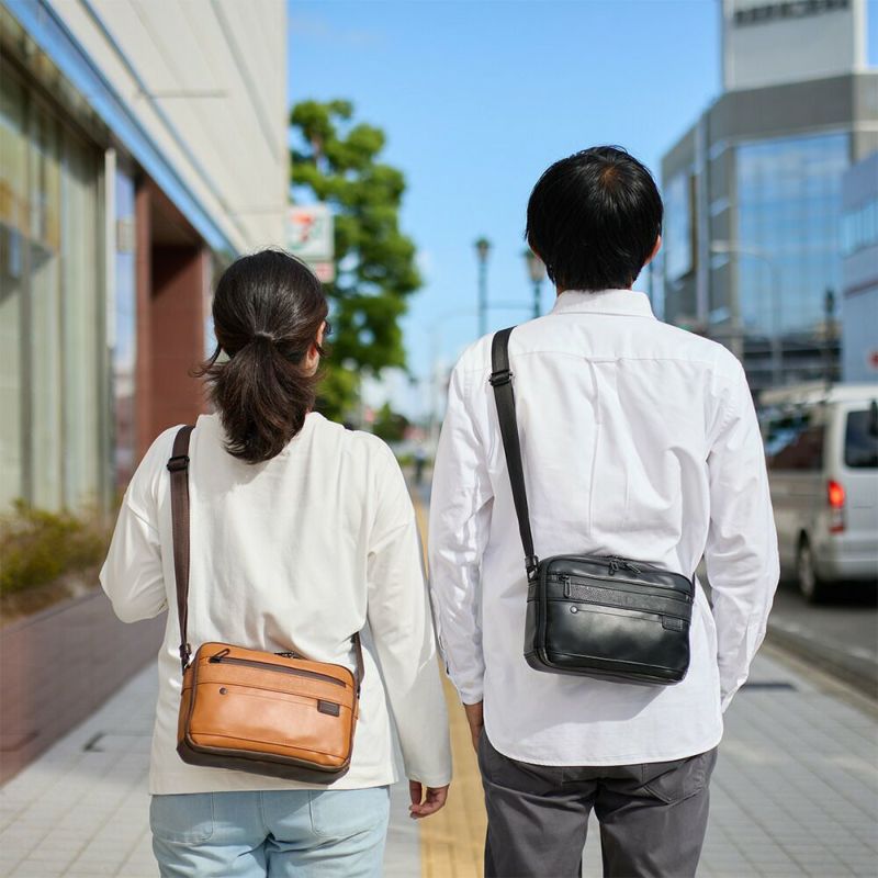 MOUSTACHEショルダーバッグムスタッシュメンズレディース斜めがけ斜め掛けおしゃれかっこいいカジュアル人気通学ブランド大人小さめコンパクトシンプル30代40代50代VZN-0550