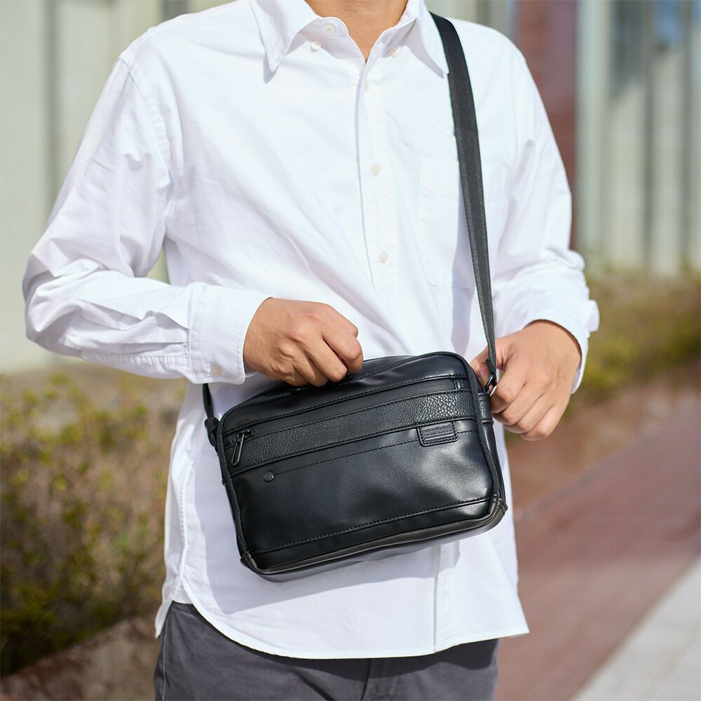 MOUSTACHEショルダーバッグムスタッシュメンズレディース斜めがけ斜め掛けおしゃれかっこいいカジュアル人気通学ブランド大人小さめコンパクトシンプル30代40代50代VZN-0550